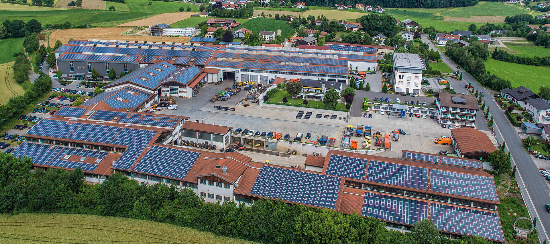 Aerial view of the headquarters and facilities of Rädlinger Maschinen- und Stahlbau GmbH in Cham, Germany