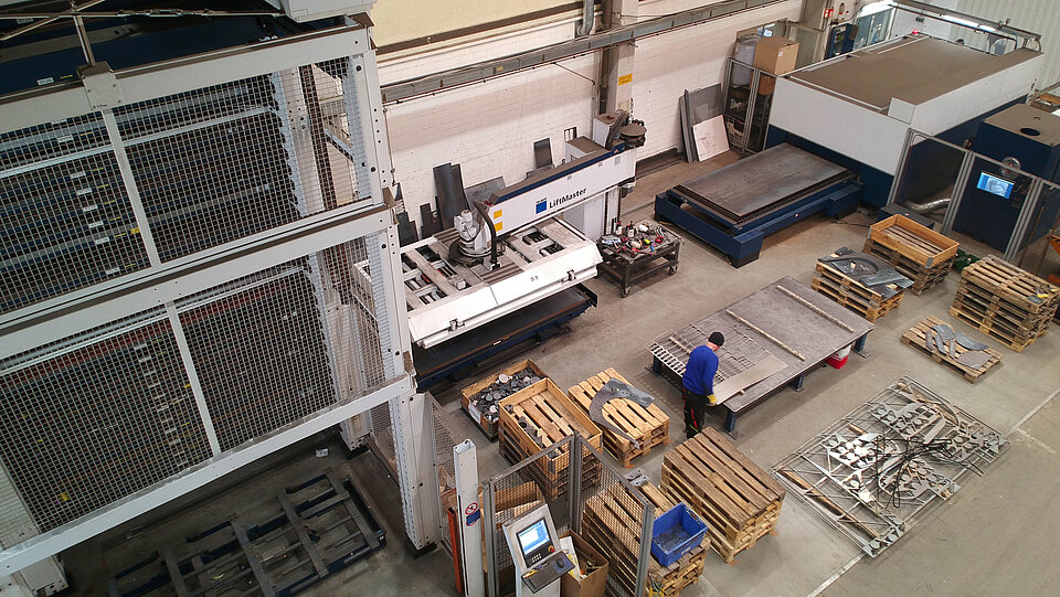 Fully automatic material handling in Rädlinger's facility in Schwandorf, Germany