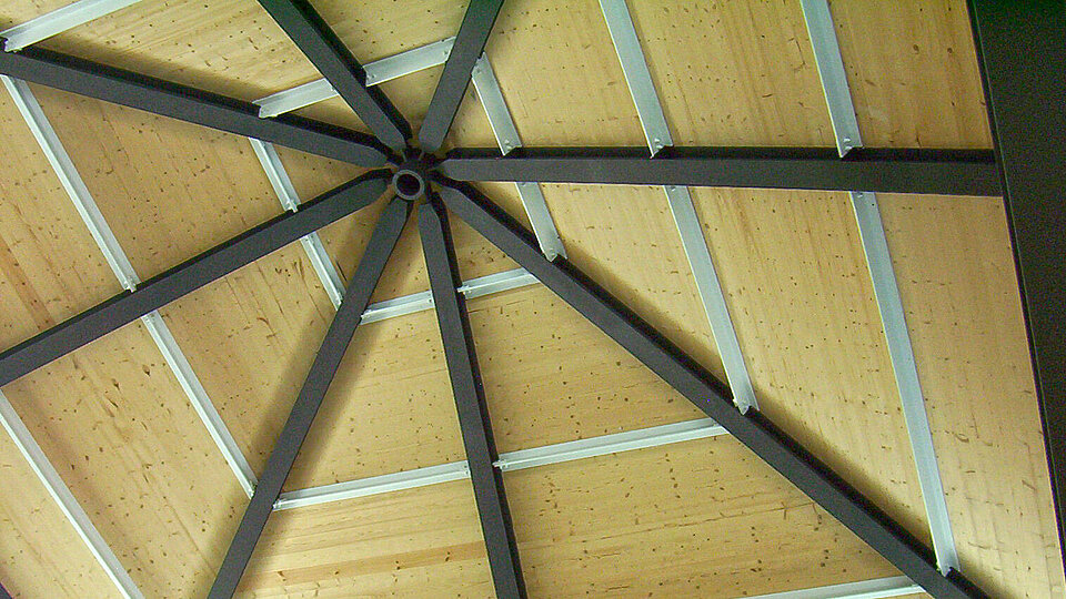 Steel substructure for a roof by Rädlinger