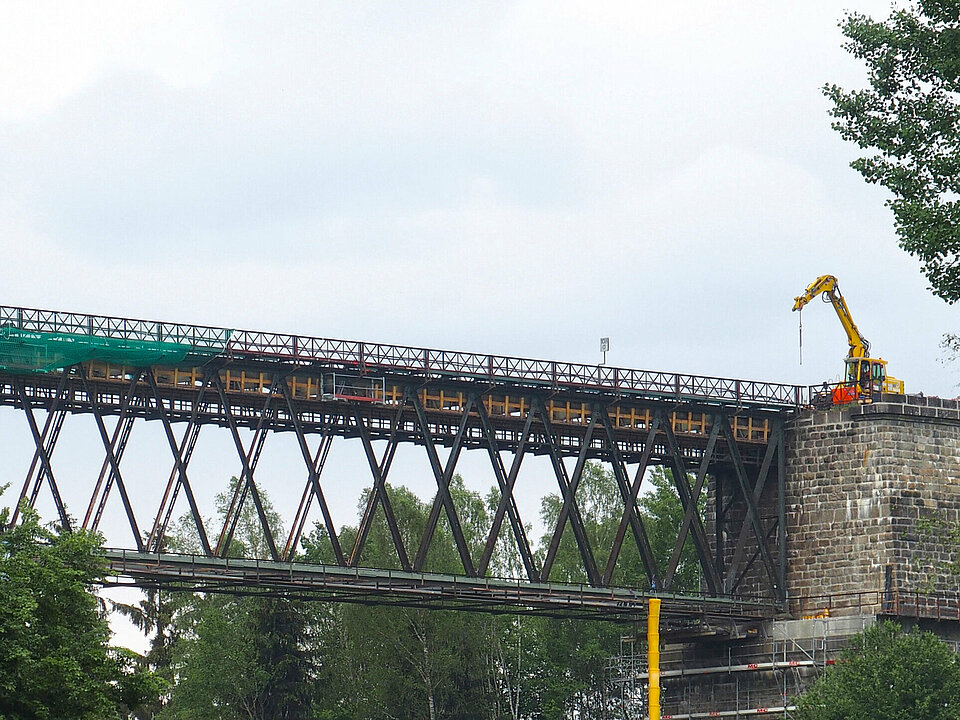 Sanierung einer Fachwerkbrücke aus Stahl durch Rädlinger